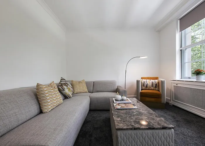 Park Lane Apartment